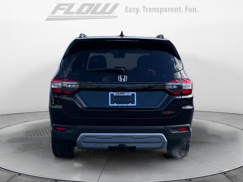 New 2025 Honda Pilot TrailSport image 3
