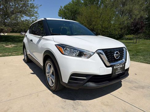 Used 2020 Nissan Kicks S FWD image 8