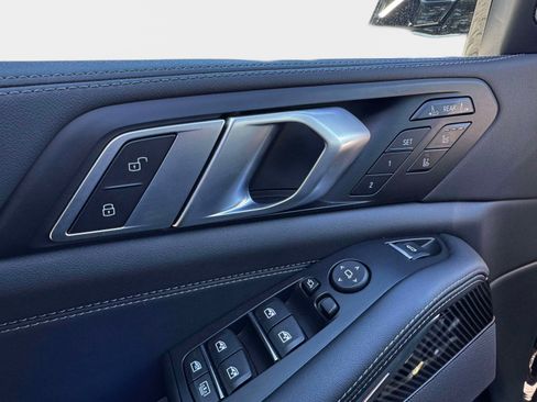 Used 2026 BMW X7 M60i image 36