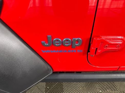 Used 2023 Jeep Wrangler Unlimited w/ Cold Weather Group image 10