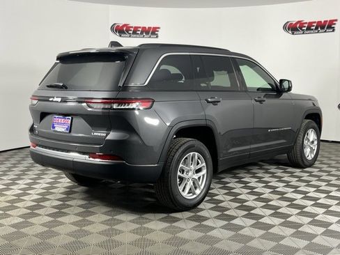 New 2025 Jeep Grand Cherokee Laredo w/ Luxury Tech Group I image 3