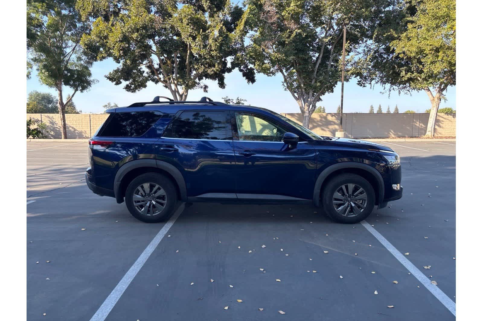 Certified 2022 Nissan Pathfinder SV FWD image 8