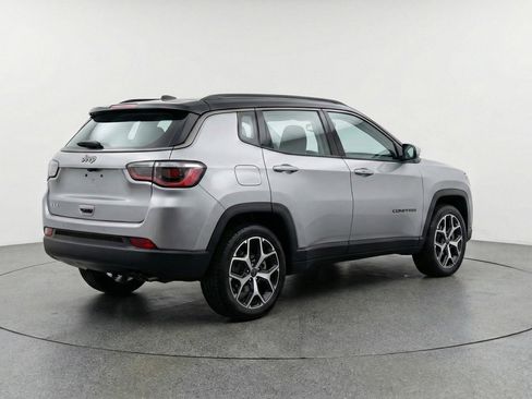 Used 2025 Jeep Compass Limited AWD/4WD image 9