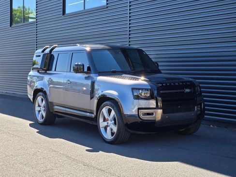Used 2024 Land Rover Defender 130 X AWD/4WD image 9