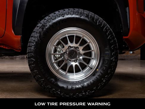 Used 2025 Toyota Tacoma TRD Off-Road image 11