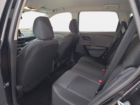 Used 2023 Nissan Rogue S image 12