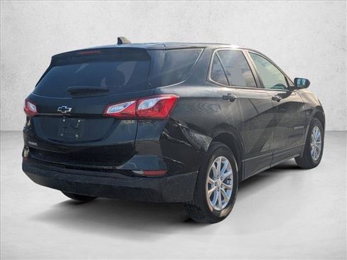 Used 2021 Chevrolet Equinox LS w/ LS Convenience Package image 5