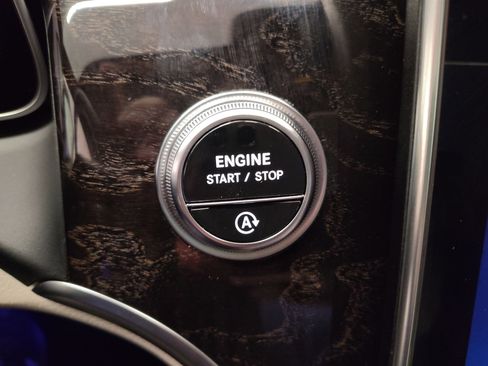 Used 2025 Mercedes-Benz GLC 300 image 25