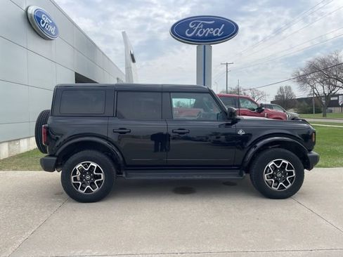 Used 2025 Ford Bronco Outer Banks AWD/4WD image 16