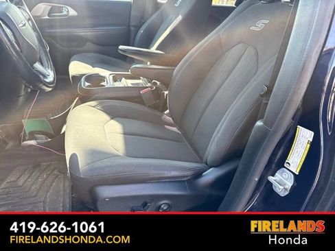 Used 2019 Chrysler Pacifica Touring Plus w/ S Appearance Package FWD image 12