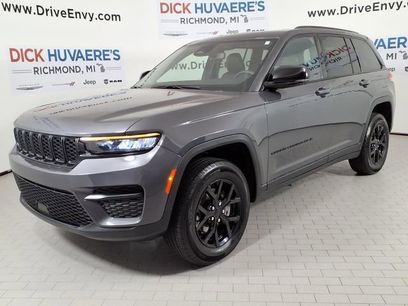 Used 2024 Jeep Grand Cherokee Altitude