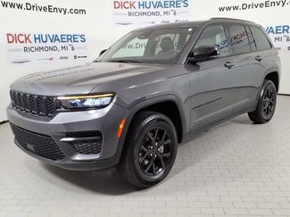 Used 2024 Jeep Grand Cherokee Altitude AWD/4WD video 1