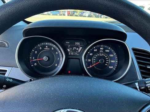 Used 2014 Hyundai Elantra SE w/ Option Group 02 FWD image 12