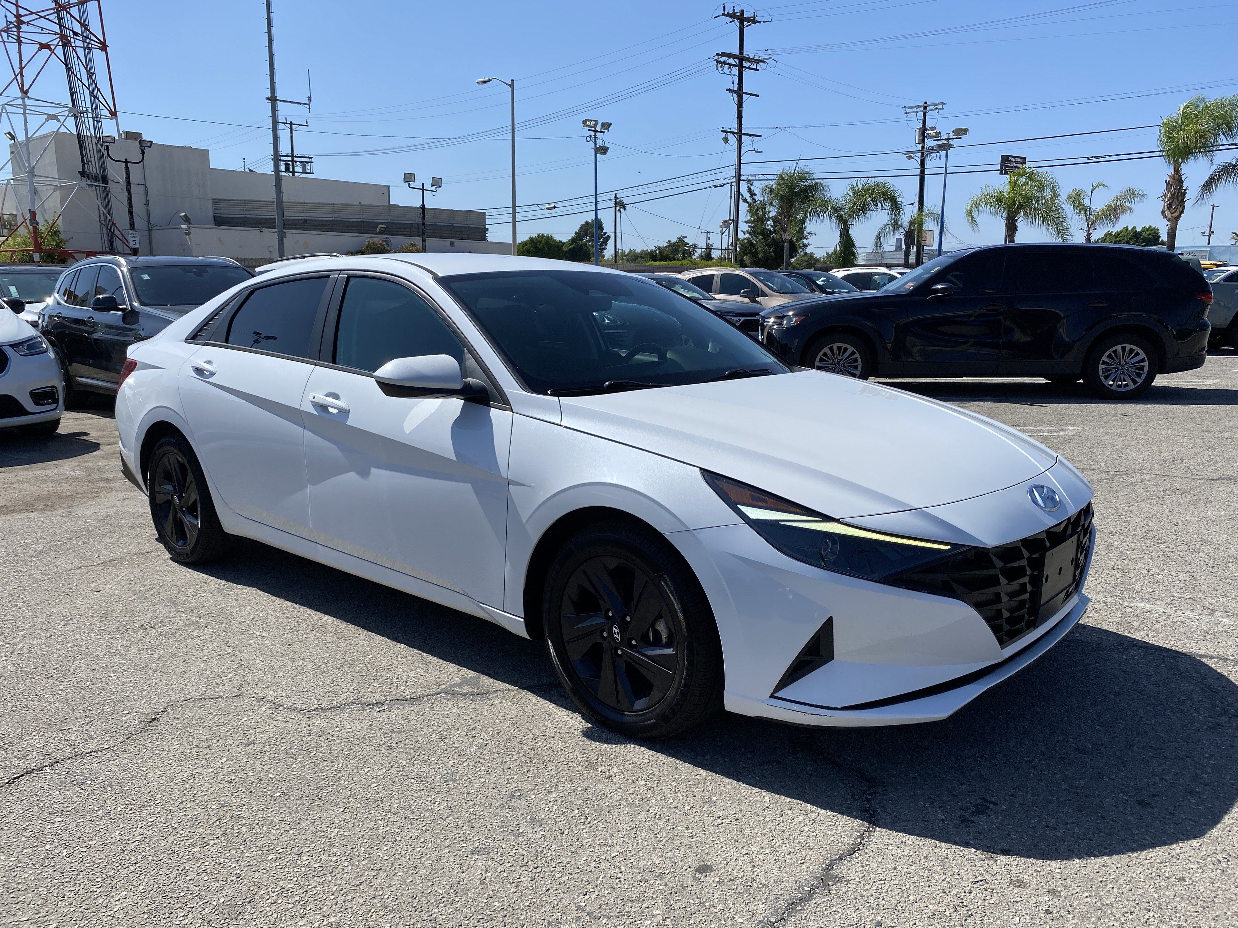 Used 2022 Hyundai Elantra SEL w/ Convenience Package FWD image 8