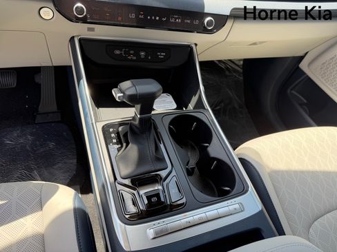 New 2026 Kia Carnival EX FWD image 17
