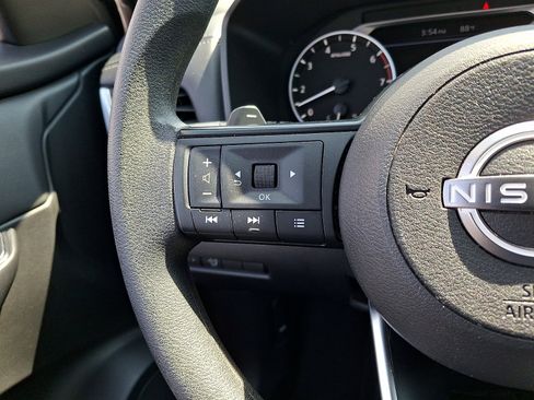 Used 2024 Nissan Rogue S AWD/4WD image 20