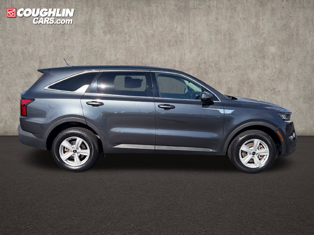 Used 2023 Kia Sorento LX AWD/4WD image 9