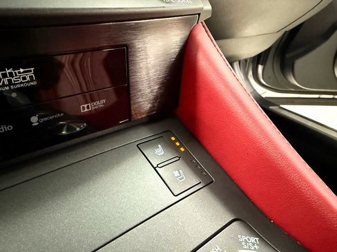 Used 2017 Lexus RC F image 28