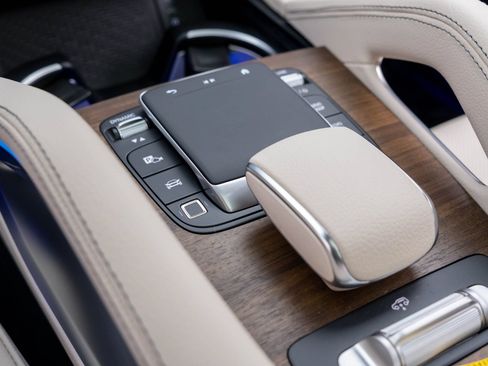 New 2026 Mercedes-Benz GLS 580 4MATIC image 30