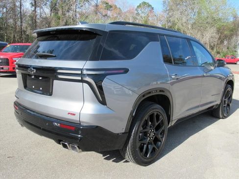 Used 2024 Chevrolet Traverse RS w/ LPO, Floor Liner Package image 7