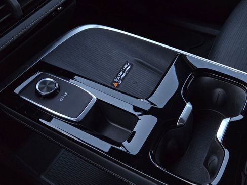 Used 2025 Buick Enclave Sport Touring image 22