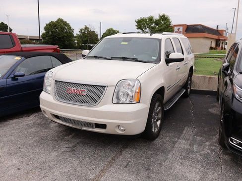 Used 2012 GMC Yukon XL Denali AWD/4WD image 4