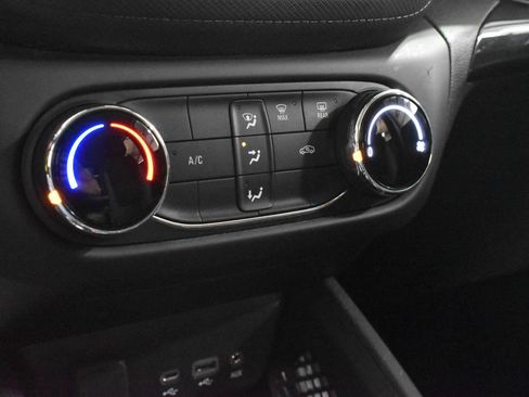Used 2023 Chevrolet TrailBlazer LS FWD image 19