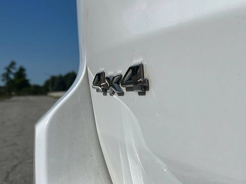 Used 2018 Jeep Grand Cherokee Overland AWD/4WD image 16