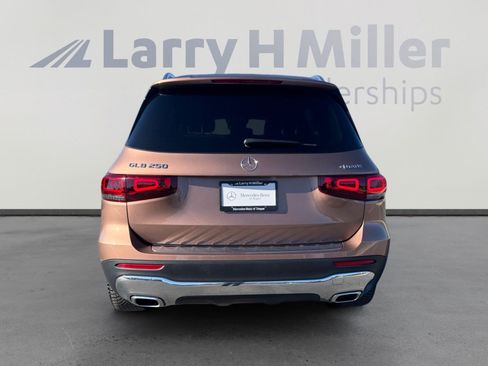 Certified 2023 Mercedes-Benz GLB 250 4MATIC image 4