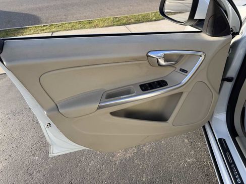 Used 2014 Volvo S60 T5 image 11