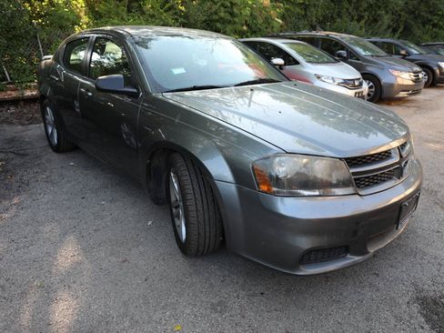 Used 2013 Dodge Avenger SE FWD image 4