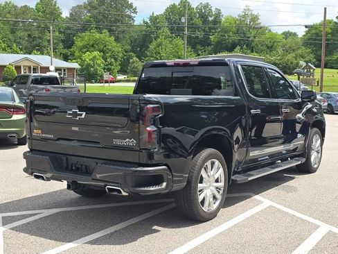 Used 2022 Chevrolet Silverado 1500 High Country w/ High Country Premium Package AWD/4WD image 5