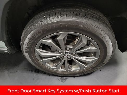 Used 2023 Toyota RAV4 XLE Premium image 10