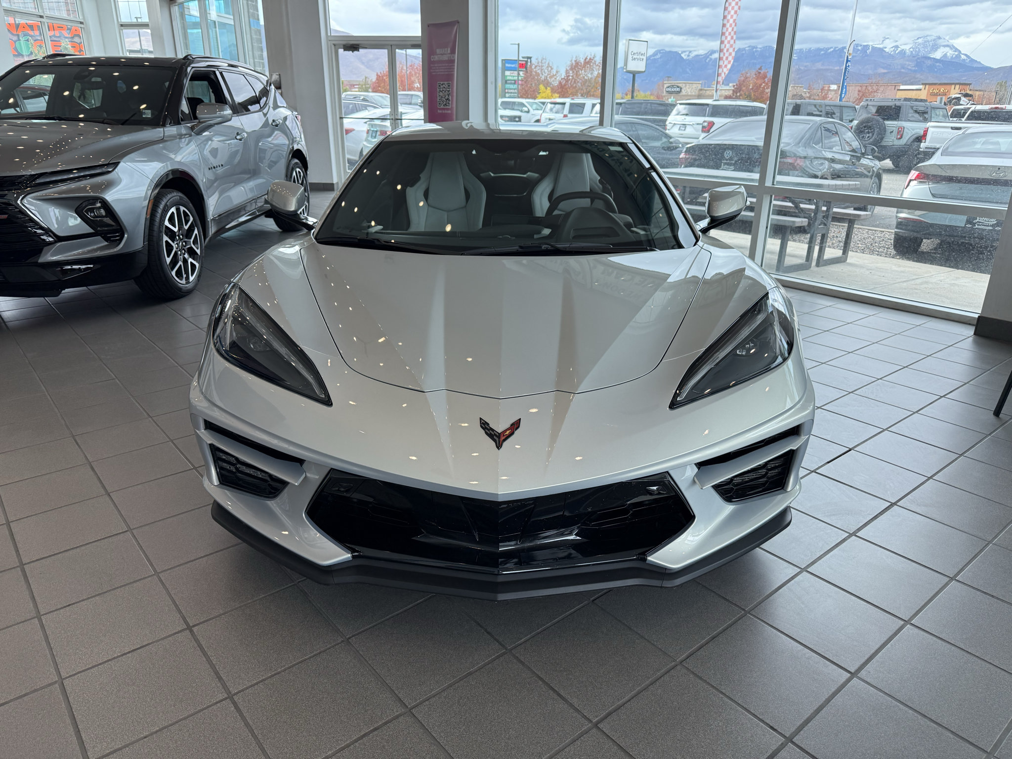 Used 2021 Chevrolet Corvette Stingray Preferred Cpe w/ Z51 Performance Package RWD image 2