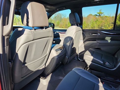 Used 2023 Cadillac Escalade Sport image 13