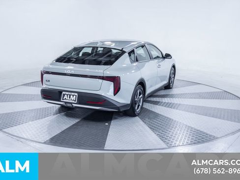 Used 2025 Kia K4 LXS image 9