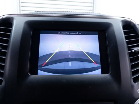 Used 2019 Jeep Cherokee Latitude Plus FWD image 7