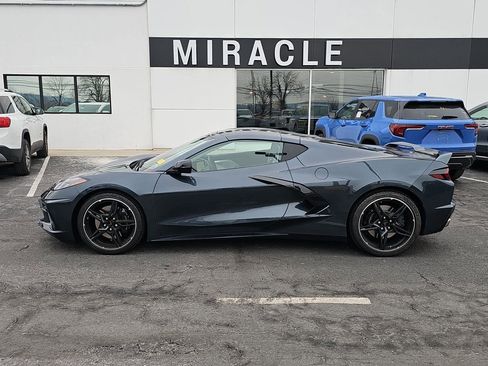 Used 2021 Chevrolet Corvette Stingray Premium Cpe w/ Z51 Performance Package image 2