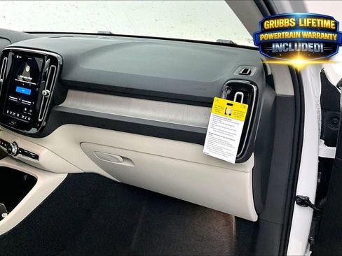 New 2026 Volvo XC40 B5 Plus w/ Protection Package Premier AWD/4WD image 19