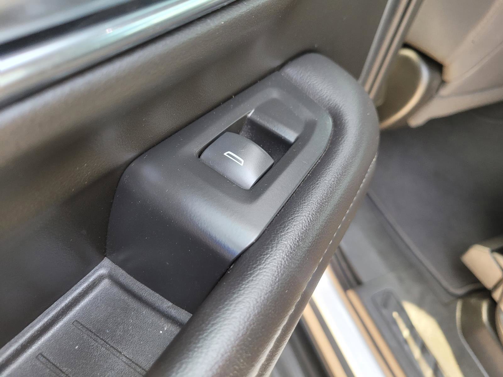 Used 2023 Chevrolet Suburban LS RWD image 16