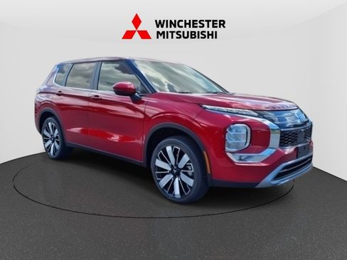 New 2025 Mitsubishi Outlander SE image 3