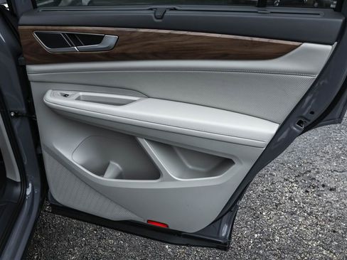 New 2026 Volkswagen Atlas SE image 36