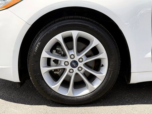 Used 2019 Ford Fusion SE FWD image 10