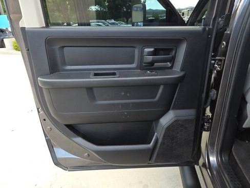 Used 2015 RAM 3500 Tradesman w/ Chrome Appearance Group RWD image 16