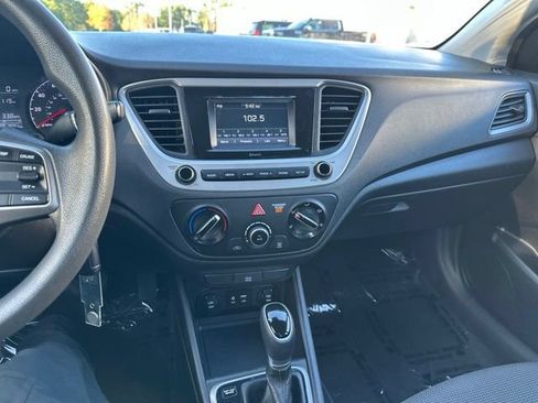 Used 2020 Hyundai Accent SE FWD image 27