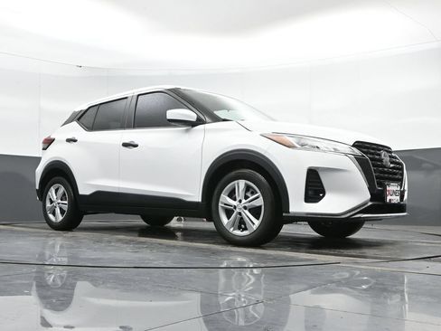 Used 2021 Nissan Kicks S FWD image 42