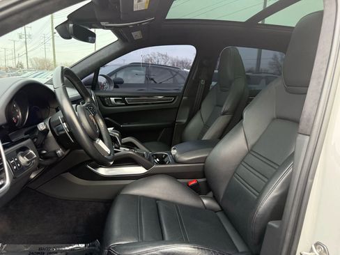 Used 2023 Porsche Cayenne Turbo w/ Premium Package Plus image 17