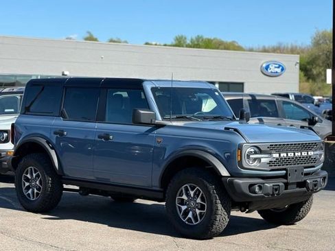 Used 2025 Ford Bronco Badlands AWD/4WD image 44