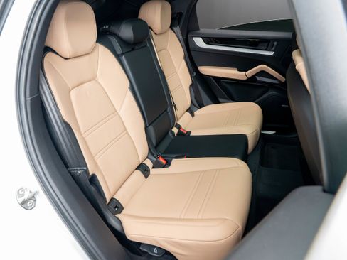 Certified 2025 Porsche Cayenne S AWD/4WD image 47