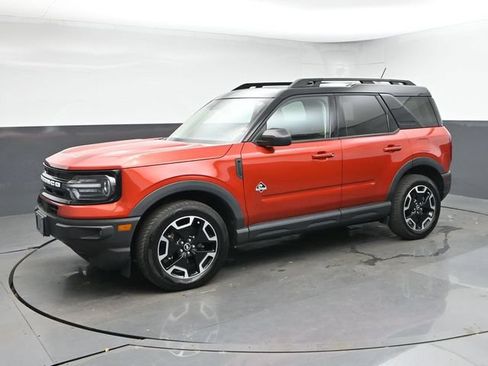 Used 2023 Ford Bronco Sport Outer Banks w/ Tech Package AWD/4WD image 4